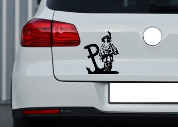 Naklejka patriotyczna na samochód Mały powstaniec